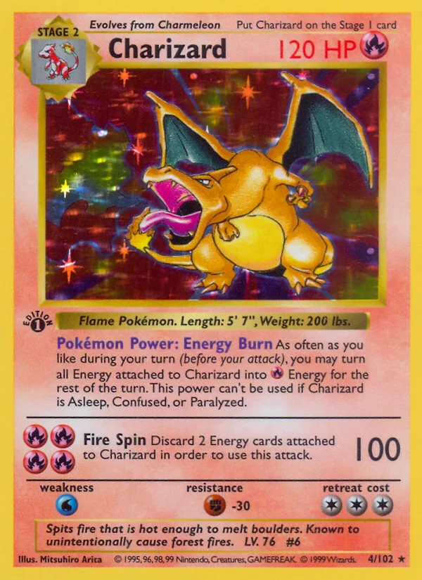 Charizard z zestawu Base, pomarańczowy z otwartą paszczą na ciemnym błyszczącym tle, żółty rant.
